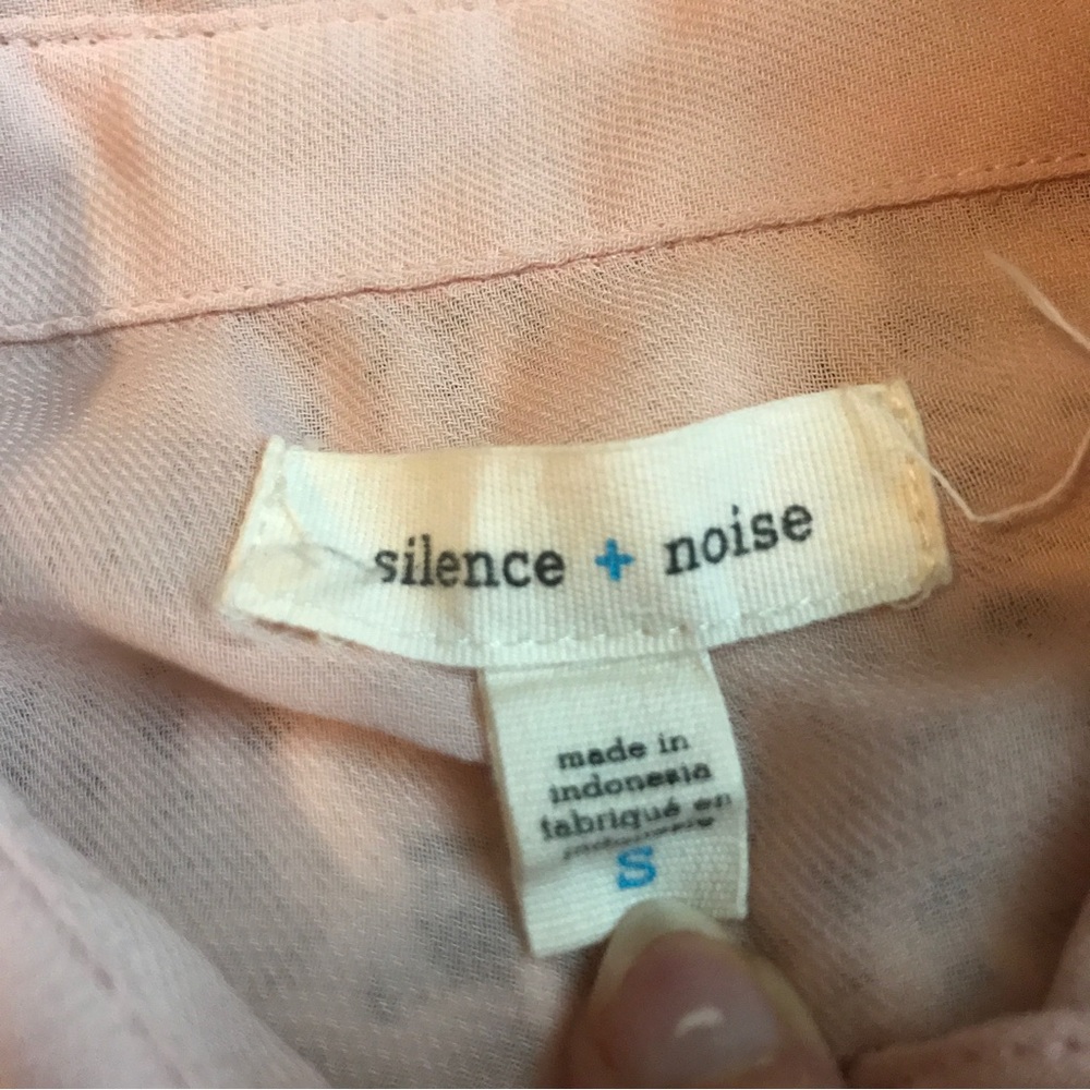 Sheer pink button down - Picture 3 of 4